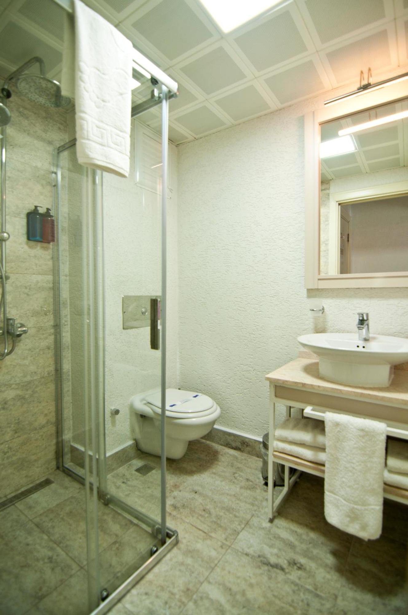 Royce Hotel Istanboel Buitenkant foto