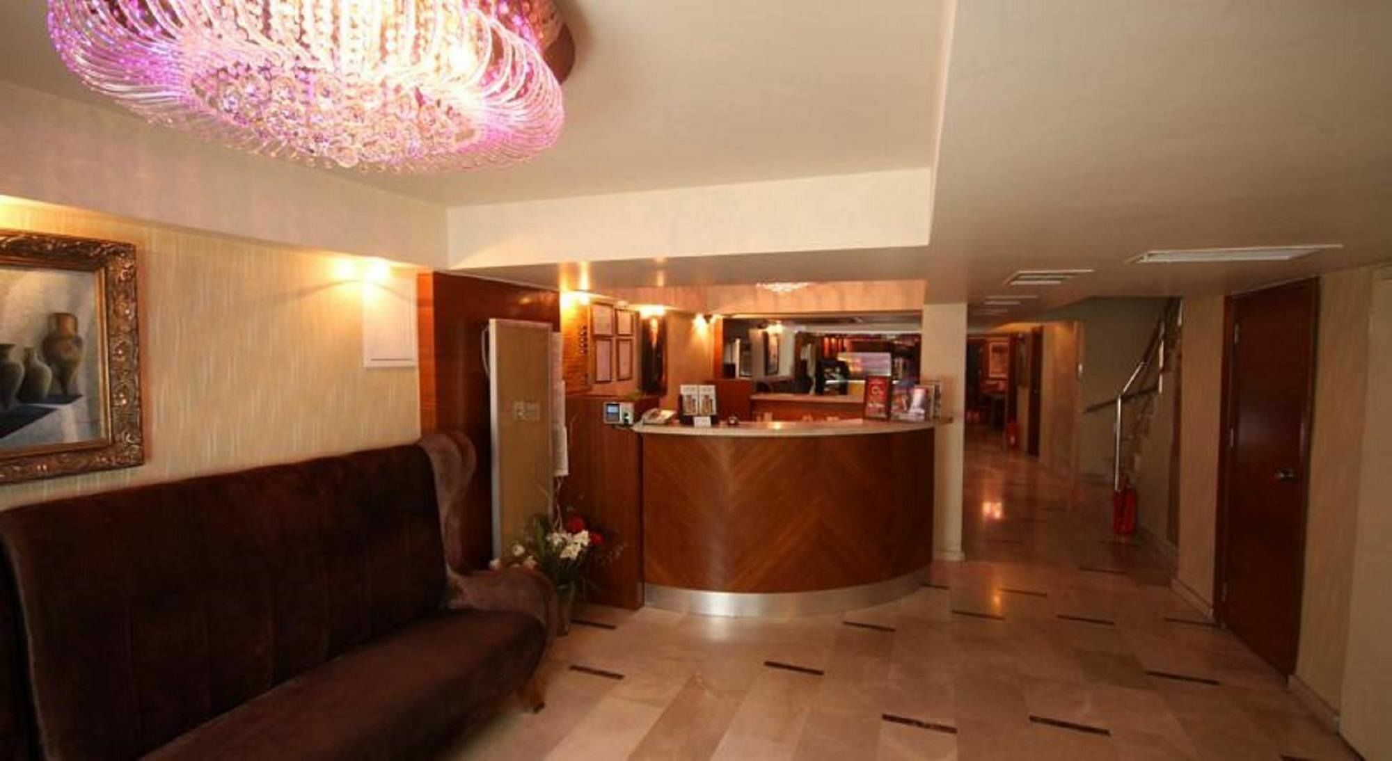 Royce Hotel Istanboel Buitenkant foto